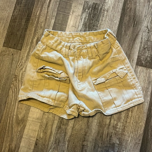 sheen. Cargo shorts. - Picture 1 of 2